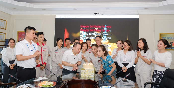 Sinh nhật người lao động: Kết nối yêu thương, gắn kết tình đồng nghiệp